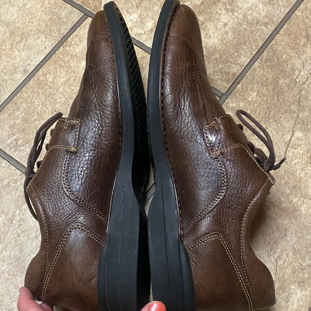 Luxurious Brown Leather 10M Oxfords Timeless Career Office Professional